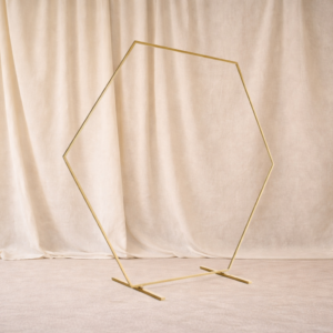 Arche hexagonale dorée