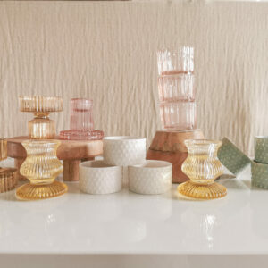 Lot de bougeoirs pastel