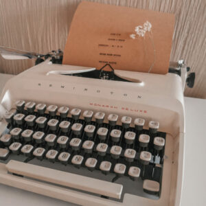 Machine à écrire livre d'or