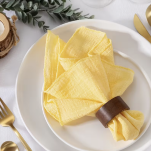 Serviette élégante jaune pastel